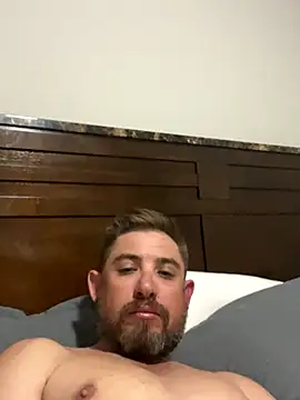 Snapshot of caliguy37 chatting on November 10, 2025, 6:23 am caliguy37 online show from November 10, 2025, 6:23 am