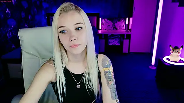 ShhhO O online show from November 6, 2025, 3:02 pm