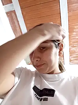 Iris love18 online show from November 7, 2025, 4:40 pm