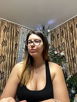 NadiraNoor online show from December 19, 2025, 9:00 pm