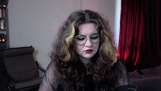 Laura Karamazov online show from September 27, 2025, 9:47 am