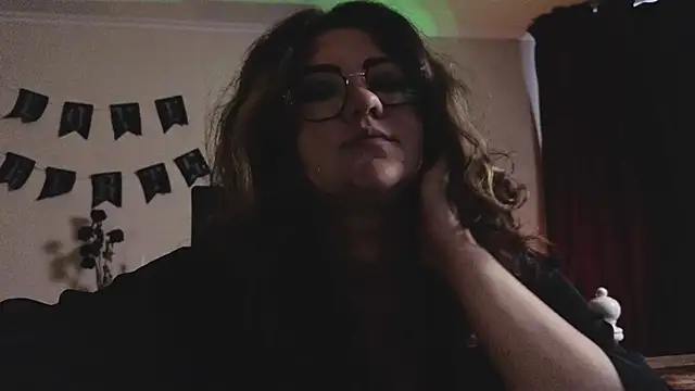 Laura Karamazov online show from February 16, 2026, 9:27 am