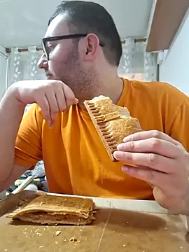 Javier bear online show from April 11, 2026, 10:14 pm