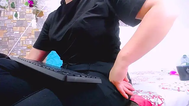 Snapshot of MaidenGame chatting on September 15, 2025, 3:56 pm MaidenGame online show from September 15, 2025, 3:56 pm