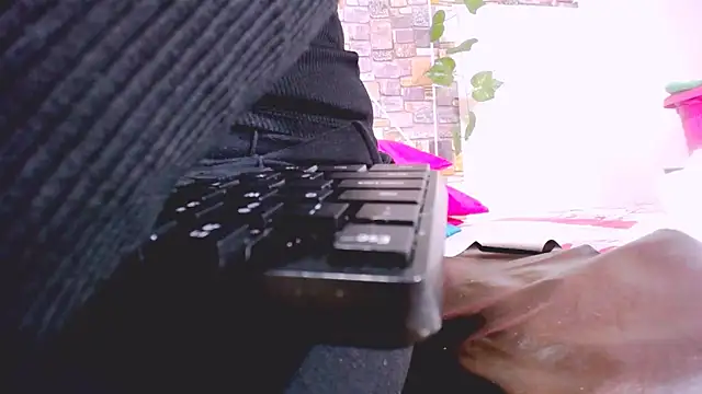 Snapshot of MaidenGame chatting on February 9, 2026, 3:16 pm MaidenGame online show from February 9, 2026, 3:16 pm