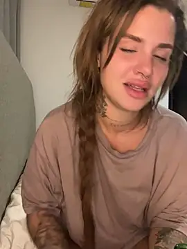 EmiliaCatalina online show from January 5, 2025, 10:29 pm