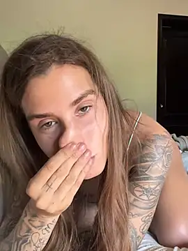 EmiliaCatalina online show from January 20, 2025, 7:14 pm