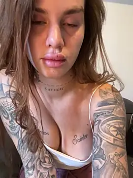 EmiliaCatalina online show from March 18, 2025, 9:21 pm