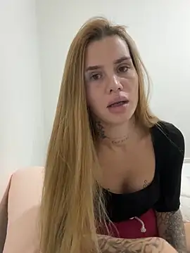 EmiliaCatalina online show from September 30, 2025, 12:04 am