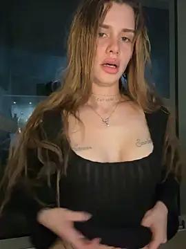 EmiliaCatalina online show from May 27, 2026, 12:29 am