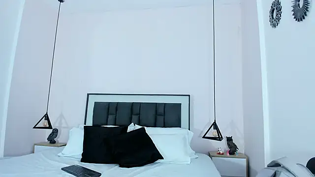 victoria cooper3 online show from November 23, 2025, 9:42 am