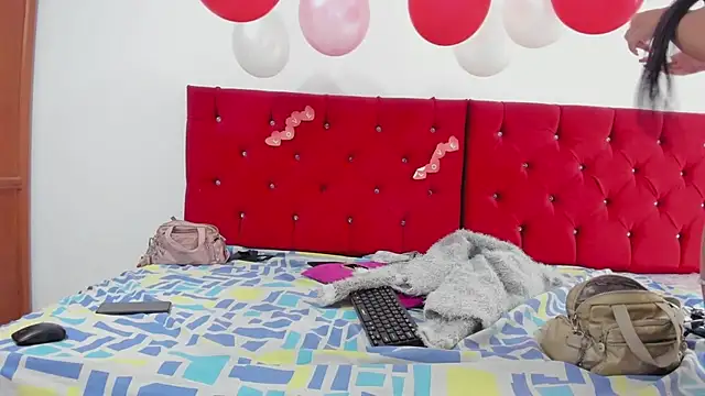 Snapshot of youlittle_perverts chatting on February 19, 2025, 4:11 pm youlittle perverts online show from February 19, 2025, 4:11 pm