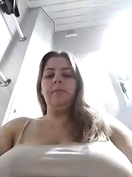 Lady nice cat online show from February 7, 2025, 5:07 pm