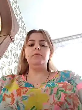 Lady nice cat online show from February 15, 2025, 4:25 am