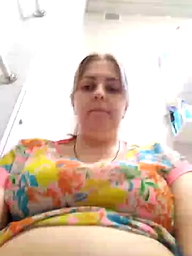 Lady nice cat online show from February 16, 2025, 1:05 pm