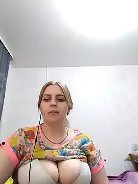 Lady nice cat online show from March 2, 2025, 3:05 pm