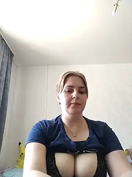 Lady nice cat online show from March 7, 2025, 4:35 am