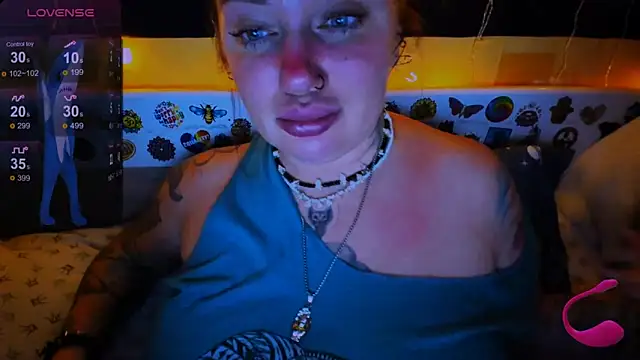 Snapshot of EllieOz chatting on January 13, 2025, 7:21 pm EllieOz online show from January 13, 2025, 7:21 pm