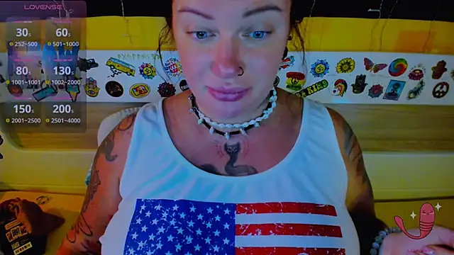 Snapshot of EllieOz chatting on September 20, 2025, 12:39 pm EllieOz online show from September 20, 2025, 12:39 pm
