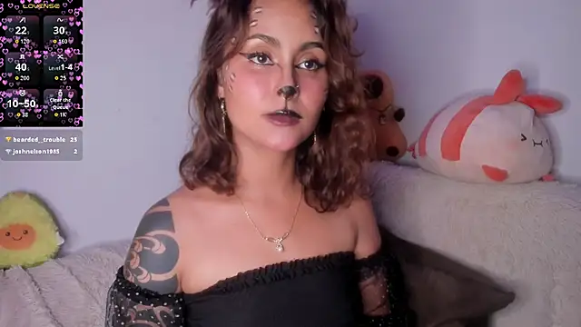 Snapshot of Violette-Ramirez01 chatting on October 28, 2025, 1:53 am Violette-Ramirez01 online show from October 28, 2025, 1:53 am