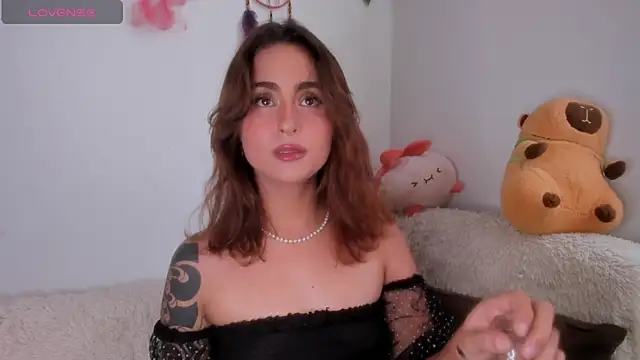 Snapshot of Violette-Ramirez01 chatting on November 16, 2025, 4:45 pm Violette-Ramirez01 online show from November 16, 2025, 4:45 pm