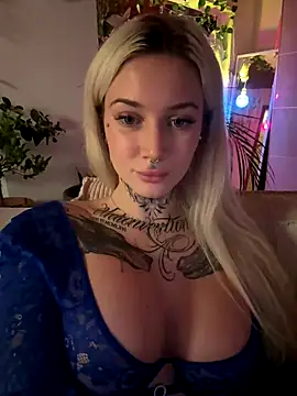 Snapshot of Stella-Kink chatting on December 5, 2024, 6:00 pm Stella-Kink online show from December 5, 2024, 6:00 pm