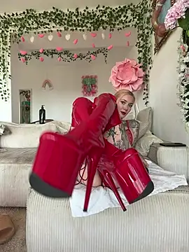 Snapshot of Stella-Kink chatting on March 4, 2026, 1:39 pm Stella-Kink online show from March 4, 2026, 1:39 pm