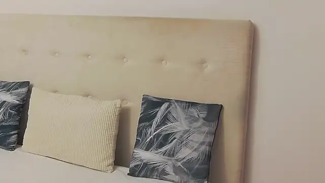 CassieHilton online show from October 18, 2025, 7:03 pm