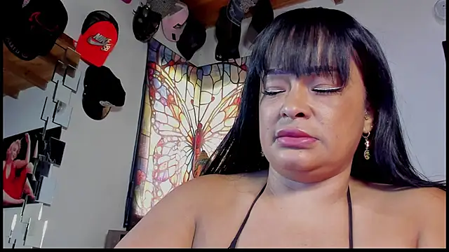 seleneh online show from October 16, 2025, 5:25 pm