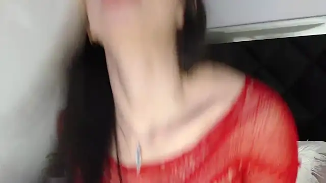 KinaCooper online show from March 4, 2025, 6:39 pm