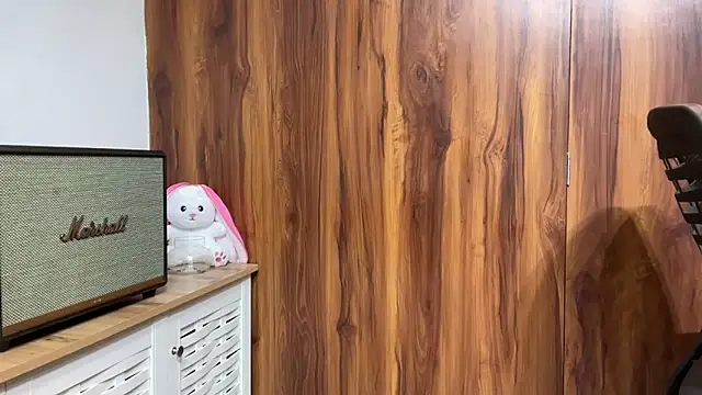 julie 08 online show from April 10, 2026, 6:45 pm