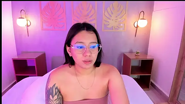 Snapshot of majo_rosse_ chatting on September 27, 2025, 11:32 pm majo rosse online show from September 27, 2025, 11:32 pm