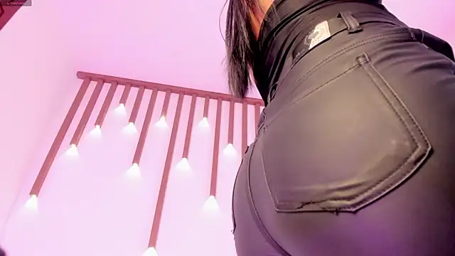 Snapshot of majo_rosse_ chatting on February 21, 2026, 7:15 pm majo rosse online show from February 21, 2026, 7:15 pm