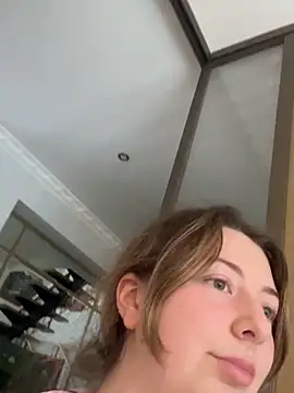 curvyflawless online show from November 16, 2025, 10:43 am