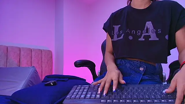 Snapshot of arl_chloee chatting on February 9, 2026, 3:10 am arl chloee online show from February 9, 2026, 3:10 am