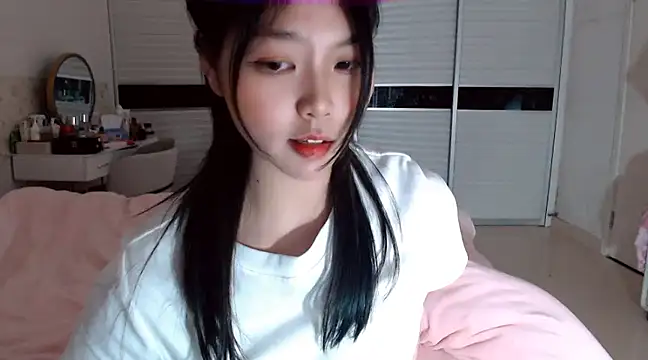 -Lucky Girl online show from January 13, 2025, 2:21 pm