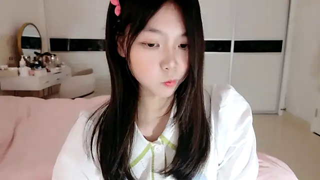 -Lucky Girl online show from March 14, 2025, 12:40 pm