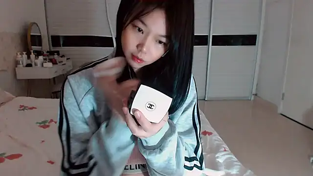 -Lucky Girl online show from September 9, 2025, 1:16 am