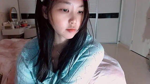 -Lucky Girl online show from December 23, 2025, 5:49 am