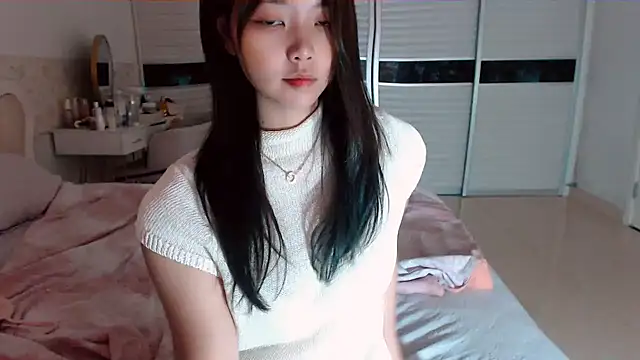 -Lucky Girl online show from July 30, 2026, 1:37 am