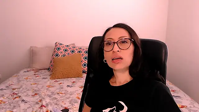 Snapshot of AliceRossi chatting on September 9, 2025, 3:44 pm AliceRossi online show from September 9, 2025, 3:44 pm
