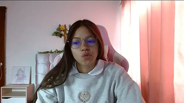 Snapshot of SamanthaRoldaan chatting on February 13, 2025, 2:42 pm SamanthaRoldaan online show from February 13, 2025, 2:42 pm