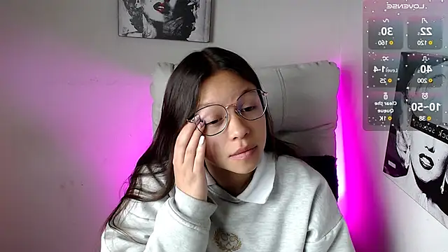 SamanthaRoldaan online show from March 4, 2025, 1:49 pm