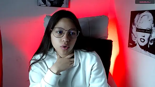 Snapshot of SamanthaRoldaan chatting on March 5, 2025, 1:39 pm SamanthaRoldaan online show from March 5, 2025, 1:39 pm