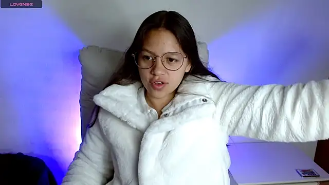 Snapshot of SamanthaRoldaan chatting on March 19, 2025, 1:29 pm SamanthaRoldaan online show from March 19, 2025, 1:29 pm