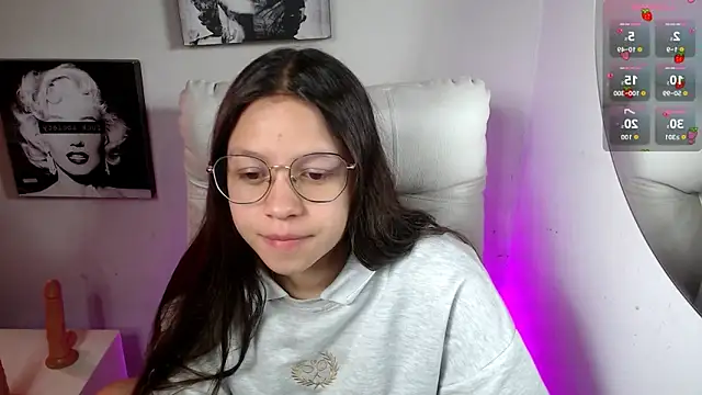 Snapshot of SamanthaRoldaan chatting on November 10, 2025, 1:54 pm SamanthaRoldaan online show from November 10, 2025, 1:54 pm