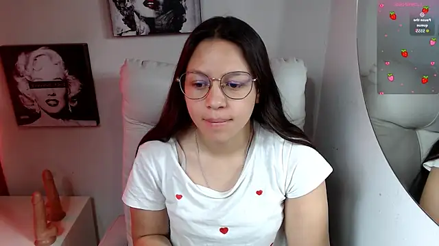 Snapshot of SamanthaRoldaan chatting on November 28, 2025, 2:20 pm SamanthaRoldaan online show from November 28, 2025, 2:20 pm