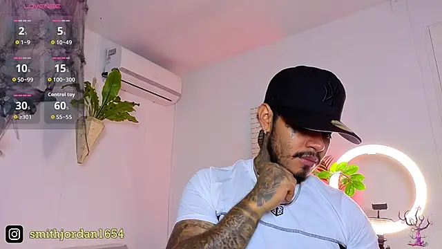 JordanSmiith  online show from October 28, 2025, 8:44 pm