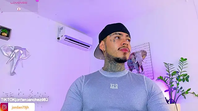 JordanSmiith  online show from April 16, 2026, 8:09 pm