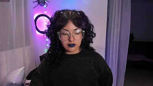 witchviolet online show from December 30, 2024, 12:32 am